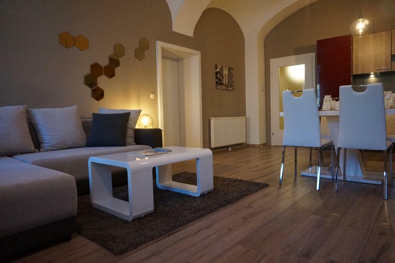 Gaestehaus Familie Loeffler - Ferienwohnung Am Stadtplatz In 利乔 外观 照片
