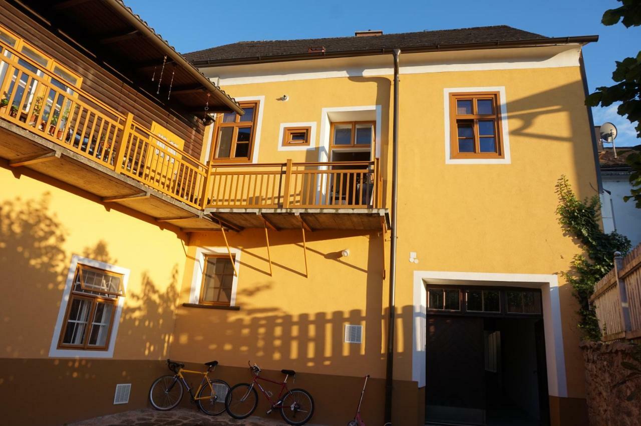 Gaestehaus Familie Loeffler - Ferienwohnung Am Stadtplatz In 利乔 外观 照片