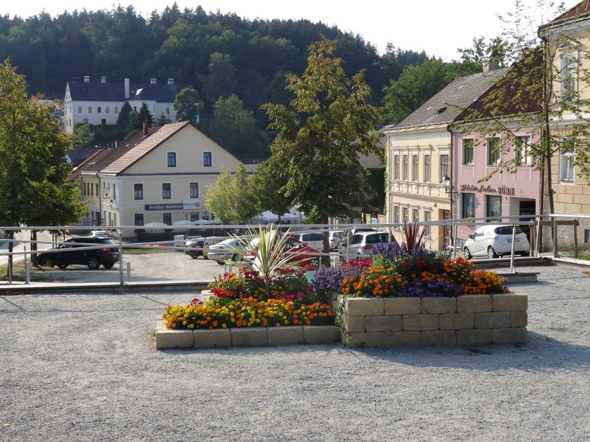 Gaestehaus Familie Loeffler - Ferienwohnung Am Stadtplatz In 利乔 外观 照片