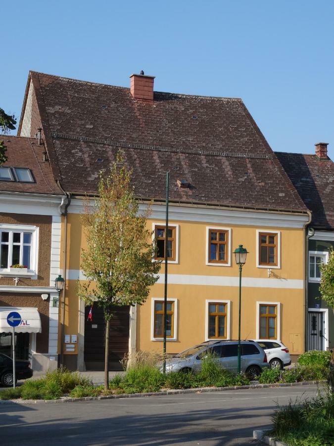 Gaestehaus Familie Loeffler - Ferienwohnung Am Stadtplatz In 利乔 外观 照片