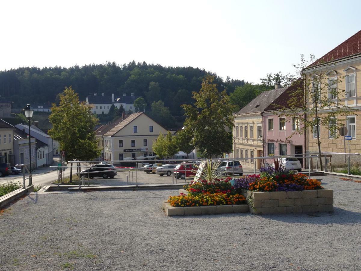 Gaestehaus Familie Loeffler - Ferienwohnung Am Stadtplatz In 利乔 外观 照片